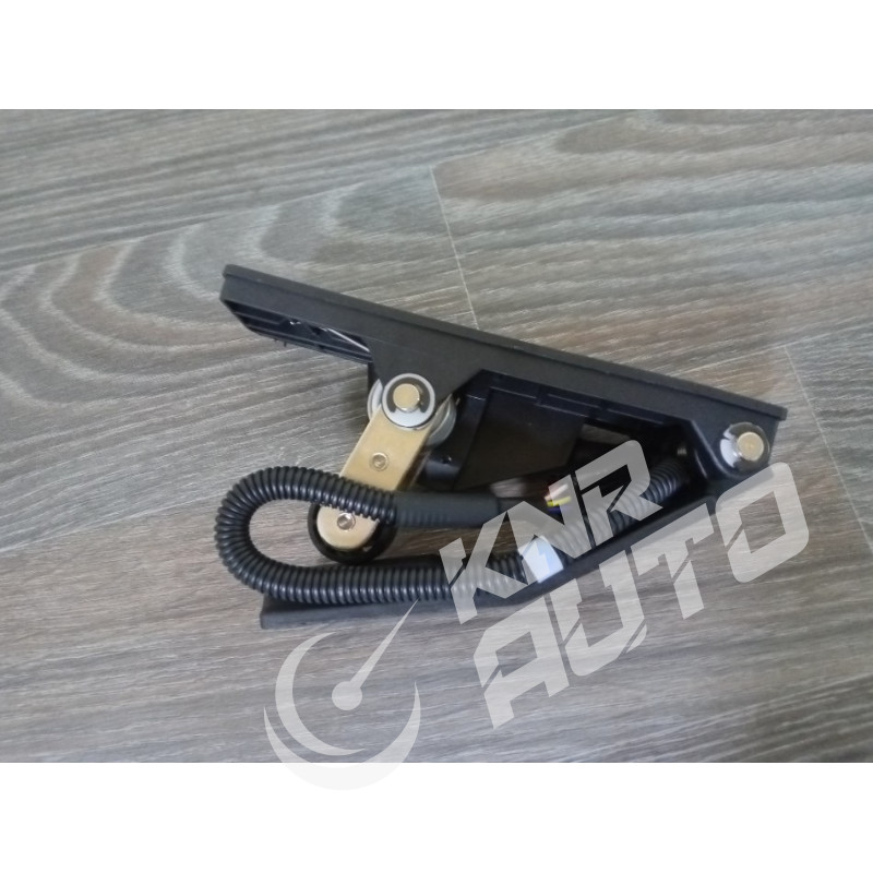 Электронная педаль газа FOTON 1525711702002-1525711702002