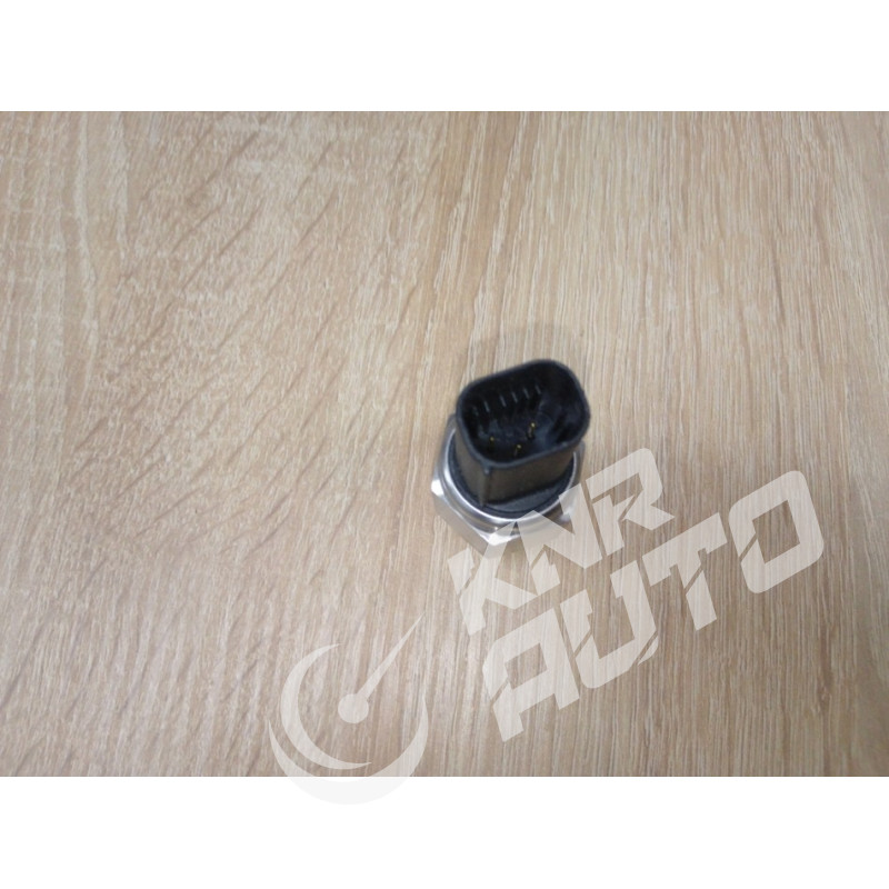 Датчик давления топлива HOWO-202V27421-0263