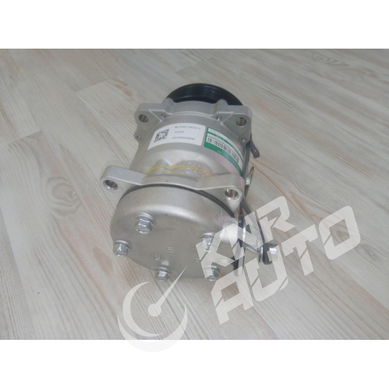 Компресор кондиціонера SINOTRUK WG1500139016 HOWO A7-WG1500139016