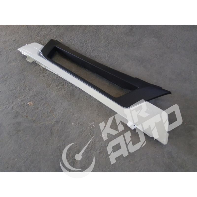 Бампер пластиковий передній HOWO A7-WG1664240005