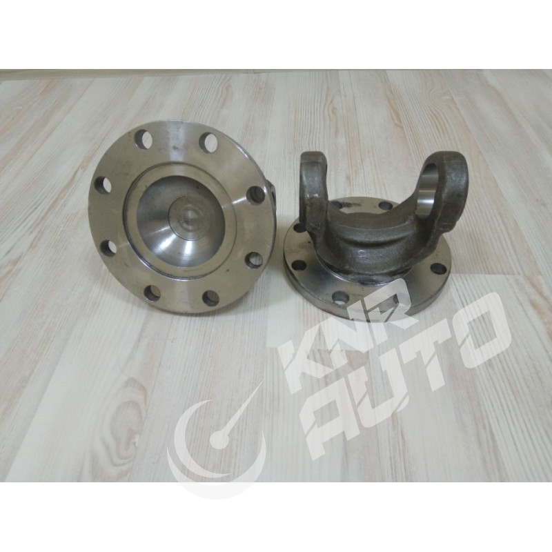 Фланец карданного вала FAW 3252 HOWO d180 8 отверстий ухо под крестовину D52-WG9136311062