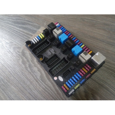 Блок предохранителей Howo A7 WG9716582301