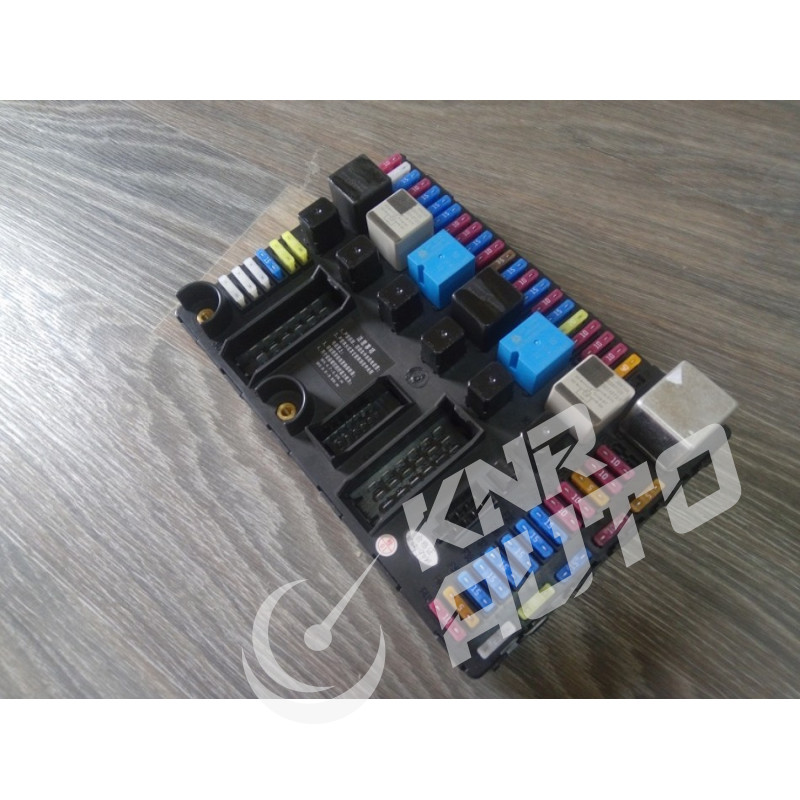 Блок предохранителей Howo A7 WG9716582301-WG9716582301