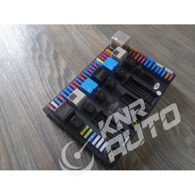 Блок предохранителей Howo A7 WG9716582301-WG9716582301