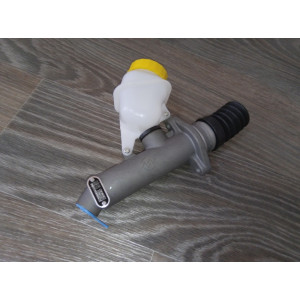 Главный цилиндр сцепления HOWO A7 SINOTRUK HOWO WG9719230023