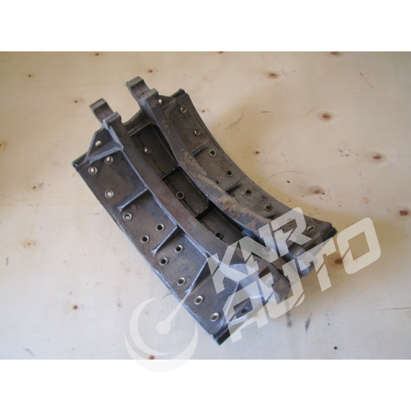 Колодка тормозная задняя  HOWO A7-AZ9231342072