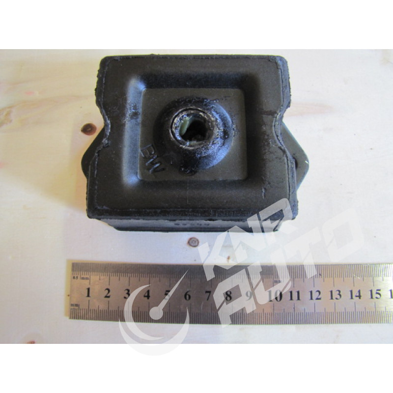 Подушка КПП  и двигателя передняя HOWO / FOTON/ SHAANXI / HANIA / CAMC-WG1680590095