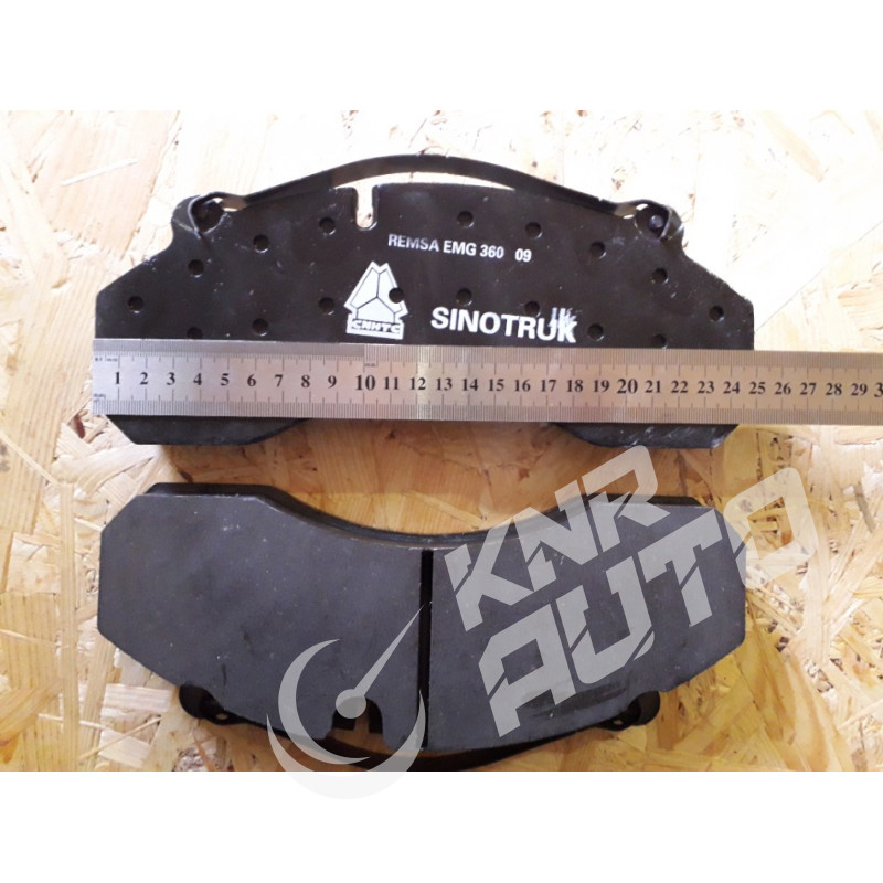 Колодка тормозная передняя HOWO A7-WG9100443050